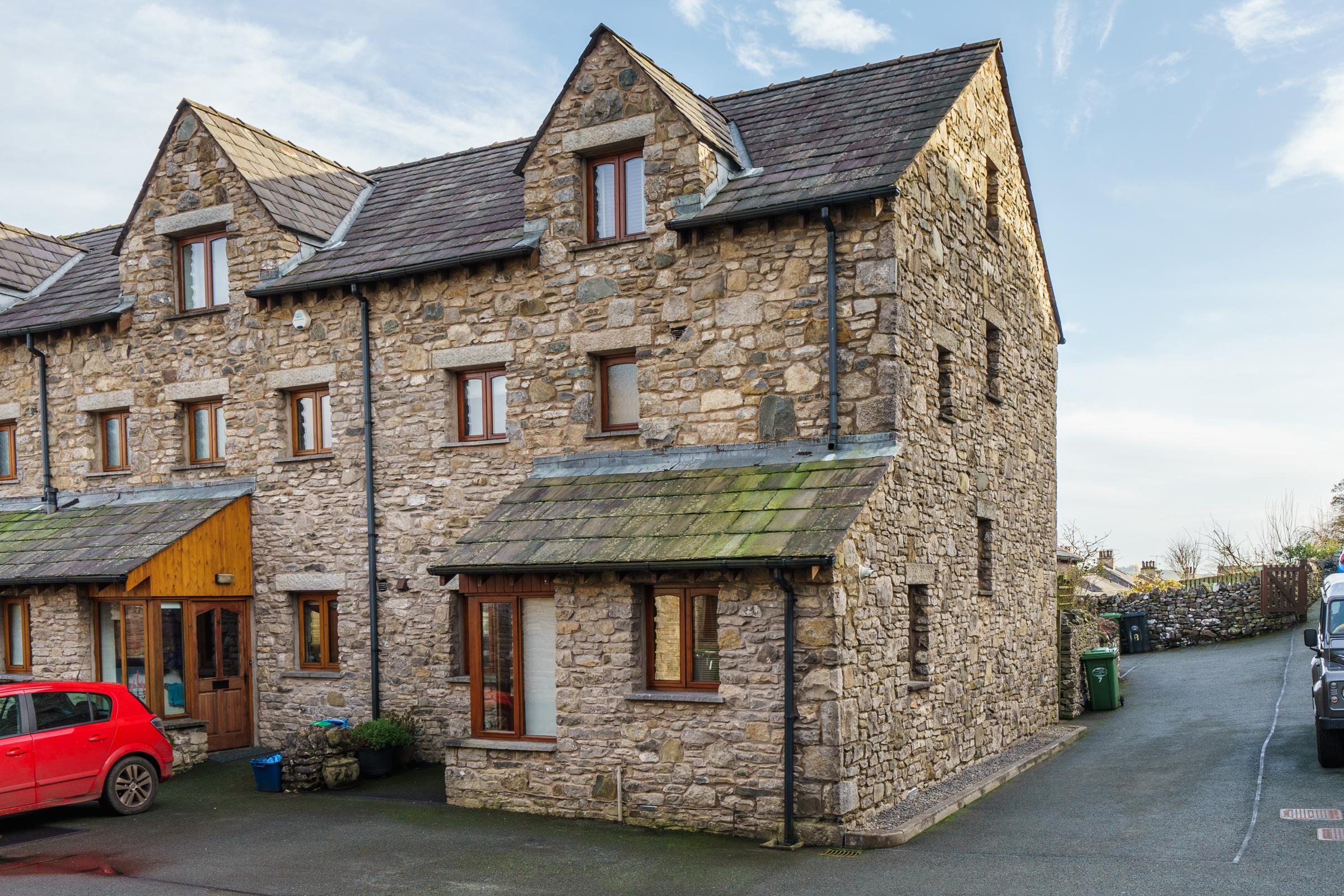 Three Story Modern Home Has Traditional Build Four Bedrooms